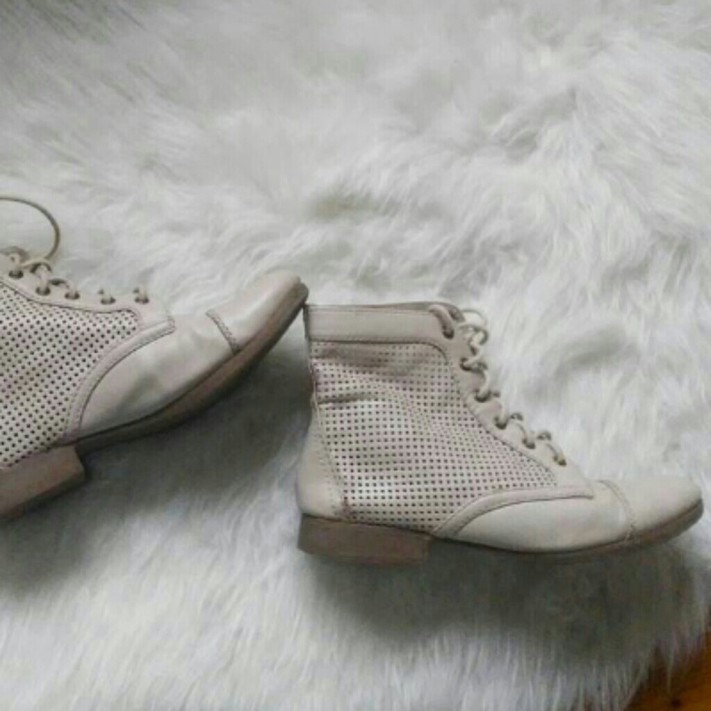 Forever21 nude / tan boots